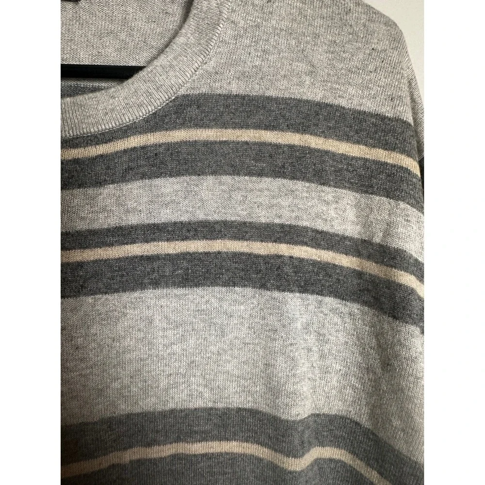 Banana Republic brand banana